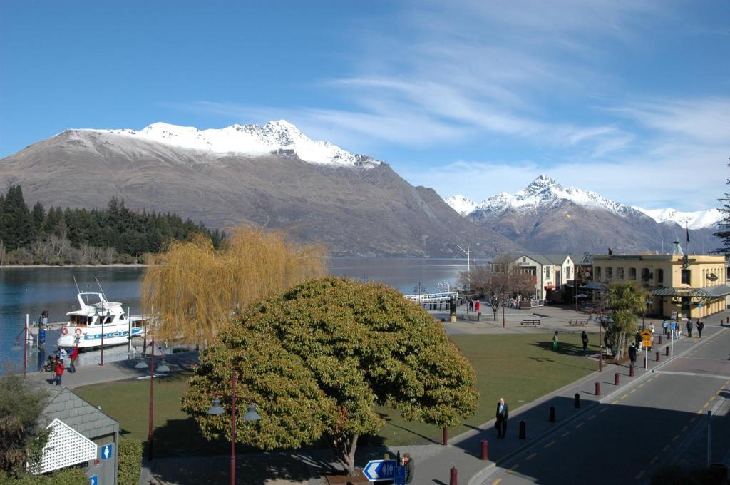 Yha Queenstown Central Exterior photo